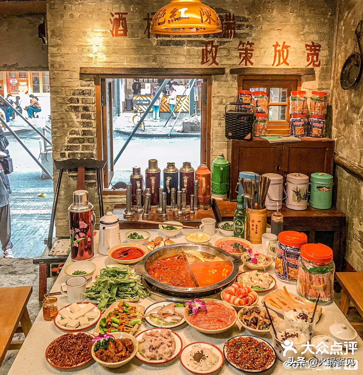 火锅界窜出“现象级黑马”!日最高翻台9,两年开店100+!