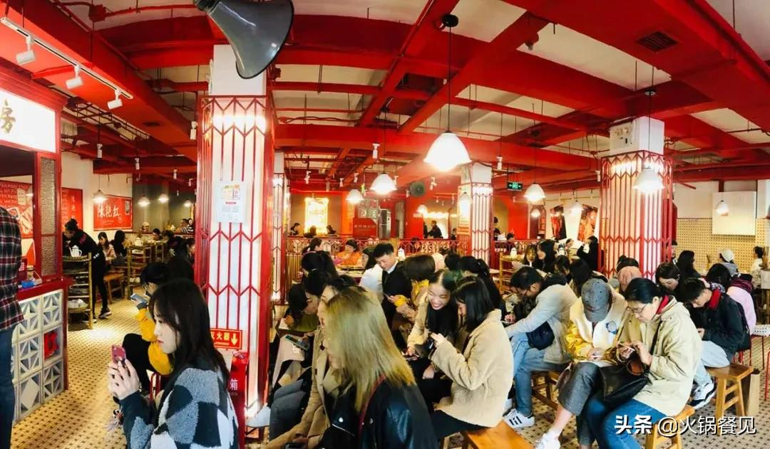 火锅界窜出“现象级黑马”!日最高翻台9,两年开店100+!