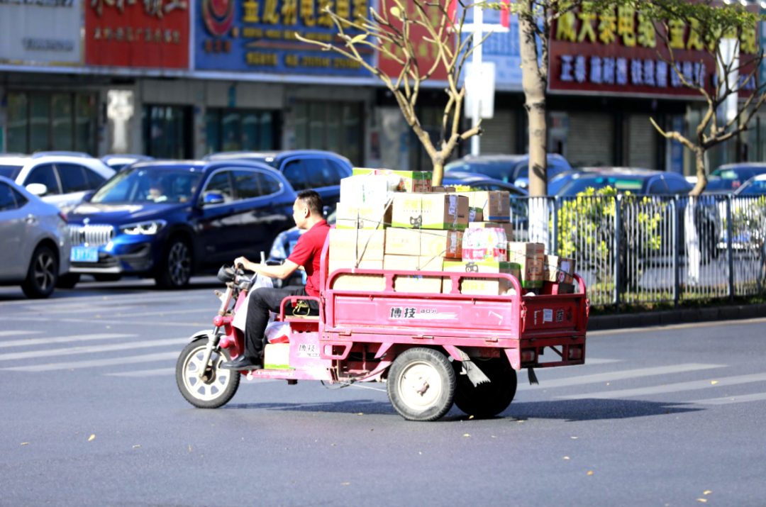 实体线下为主的食品饮料品牌，应该如何对待电商