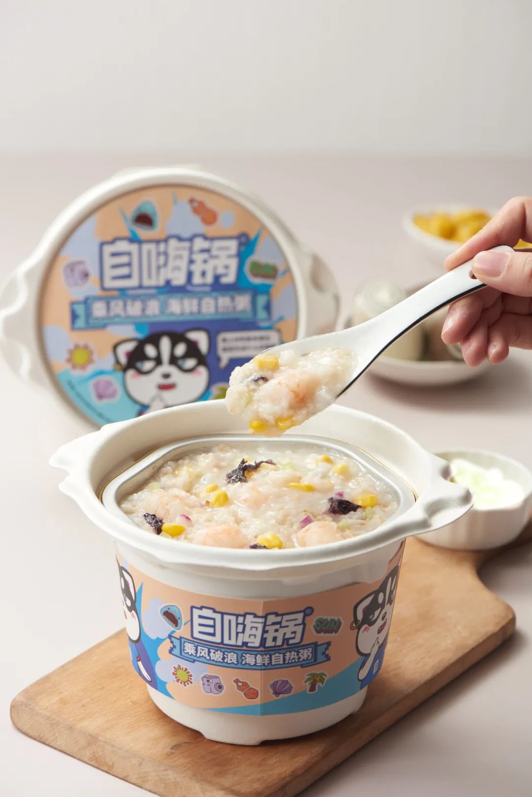 4.8海鲜自热粥8869.jpg 连续四年618第一,自嗨锅以创新产品打破低价“内卷”