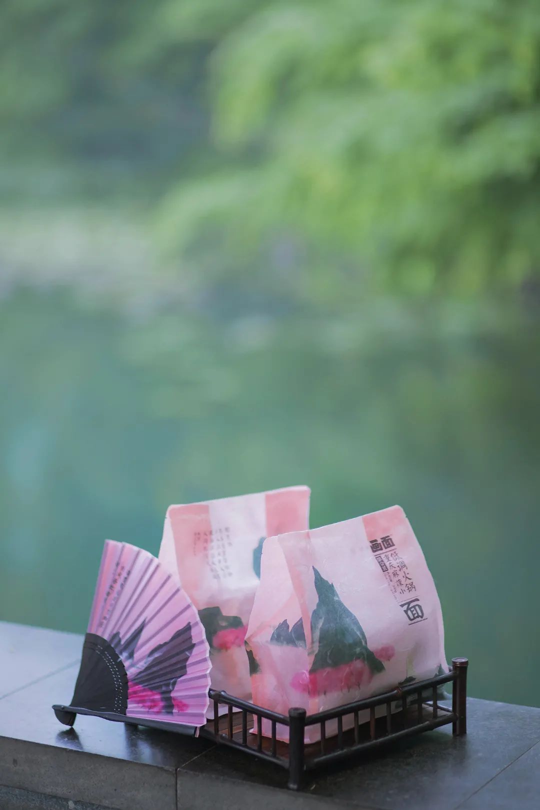 71618305649_.pic_hd.jpg 连续四年618第一,自嗨锅以创新产品打破低价“内卷”