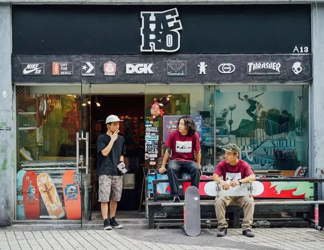 年轻人的小店梦,一碰现实就碎了