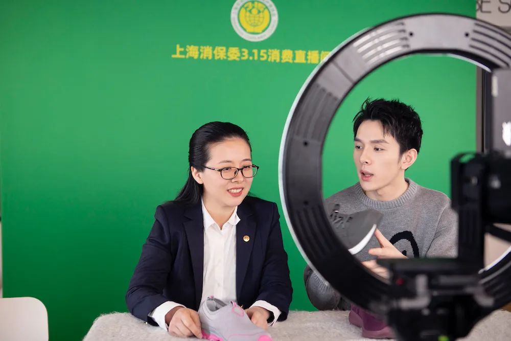 李佳琦,直播场里的“先行者”