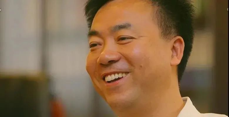 “农村版阿里巴巴”逆风赴港上市,幕后大佬的融资之路