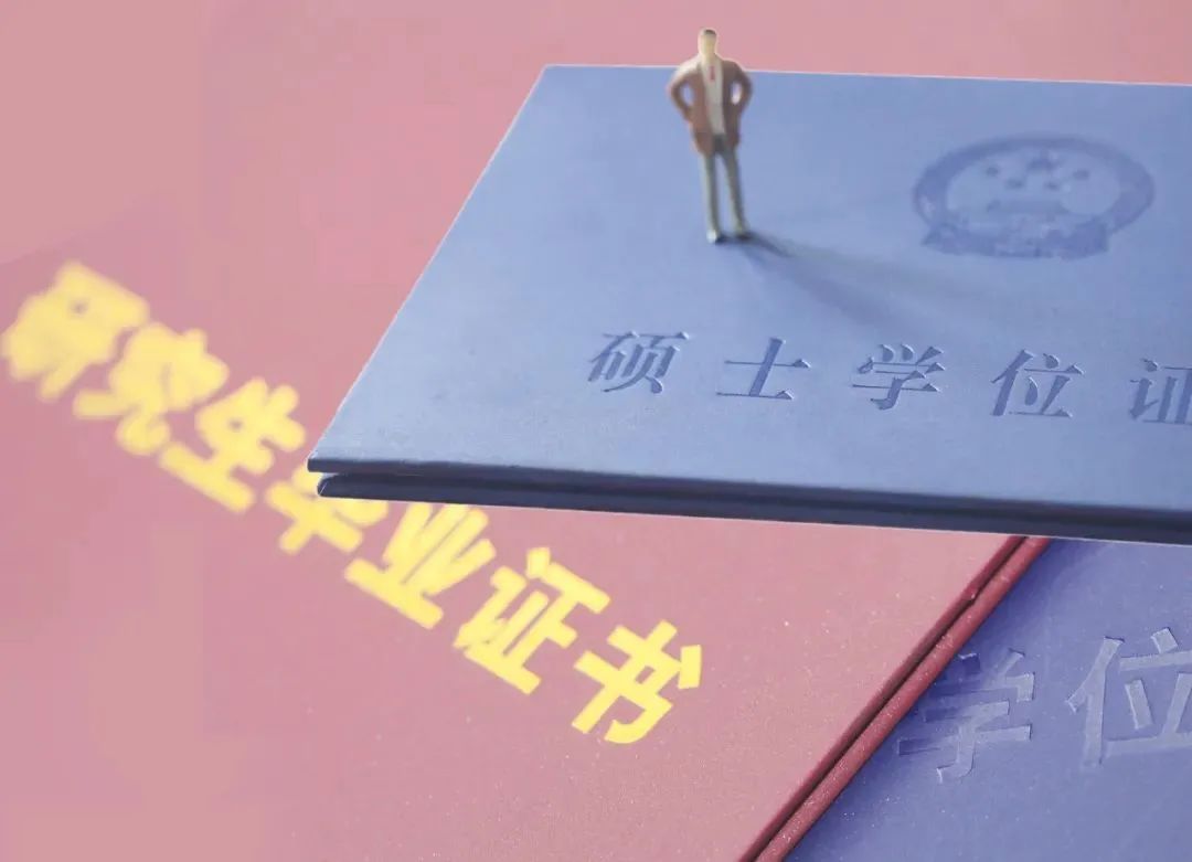 名校毕业后,我去了卷烟厂当操作工