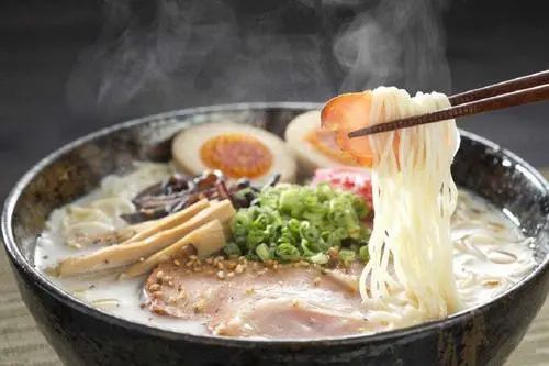 50元一碗的“贵族面”,跟5块的豚骨泡面啥区别?