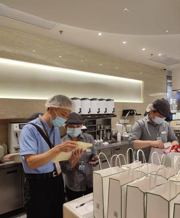 成都查近三百家饮品店,蜜雪冰城、书亦烧仙草等出现问题