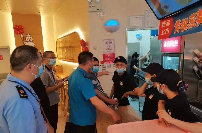 成都查近三百家饮品店,蜜雪冰城、书亦烧仙草等出现问题