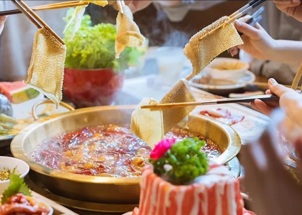 海底捞老板娘请辞,呷哺关店200家,都在失去年轻人?