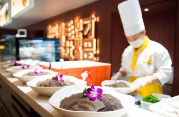 海底捞老板娘请辞,呷哺关店200家,都在失去年轻人?