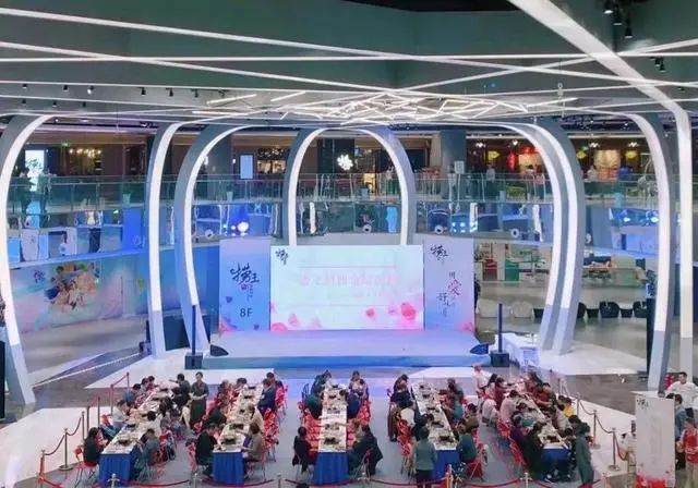 趁海底捞、呷哺“过冬”，“捞王”凭什么上市？