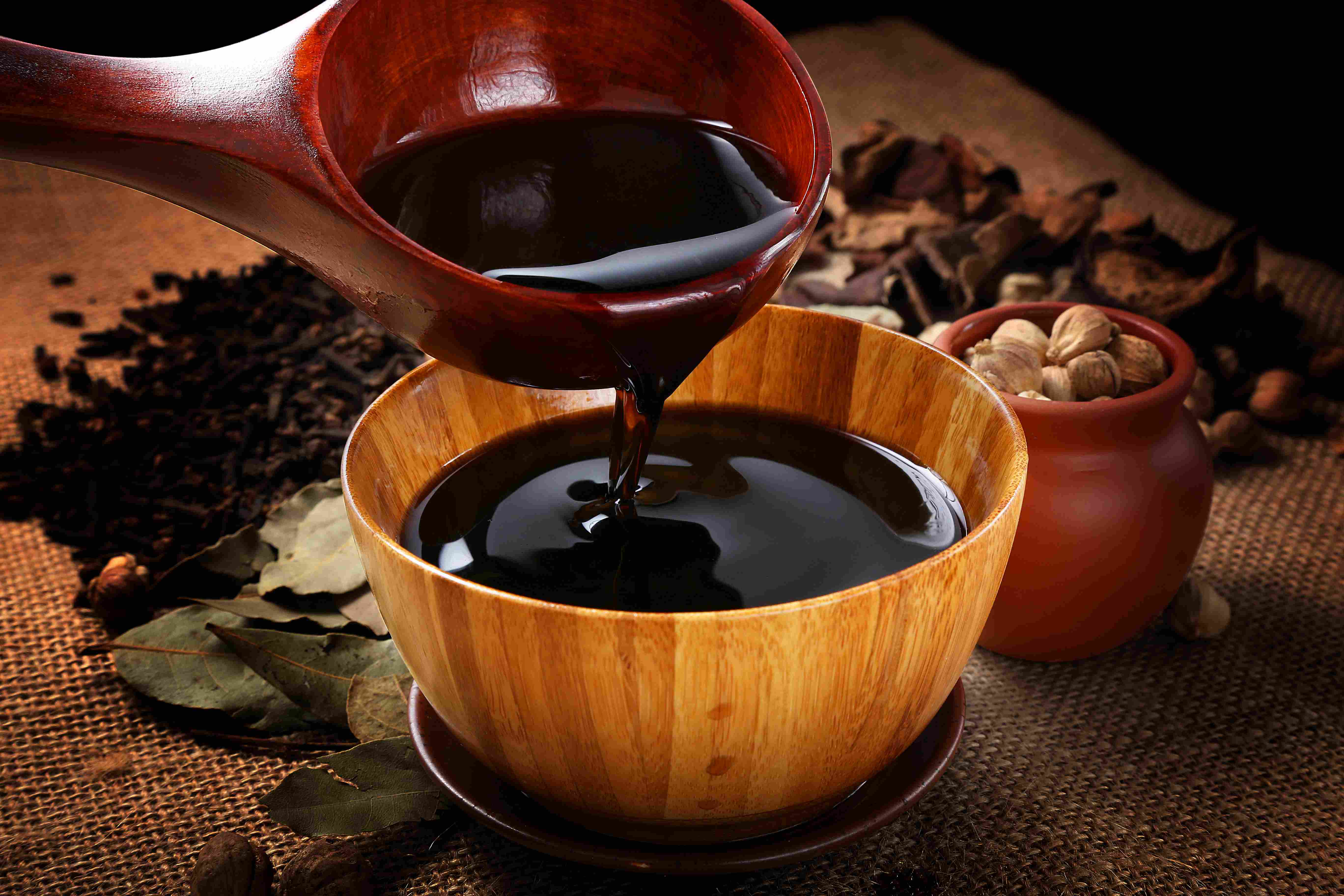 熬制老抽酱油（企业商用）.jpg