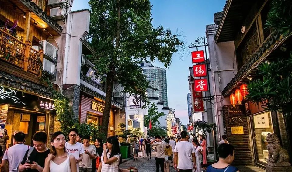 那些在“县城”闷声发财的餐饮“隐形冠军”