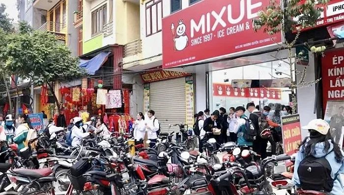中国奶茶在越南:狂加糖,放嗨曲,摩托车你随便停