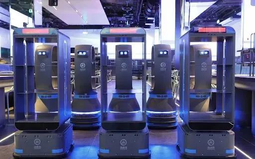海底捞何时能走出困境？