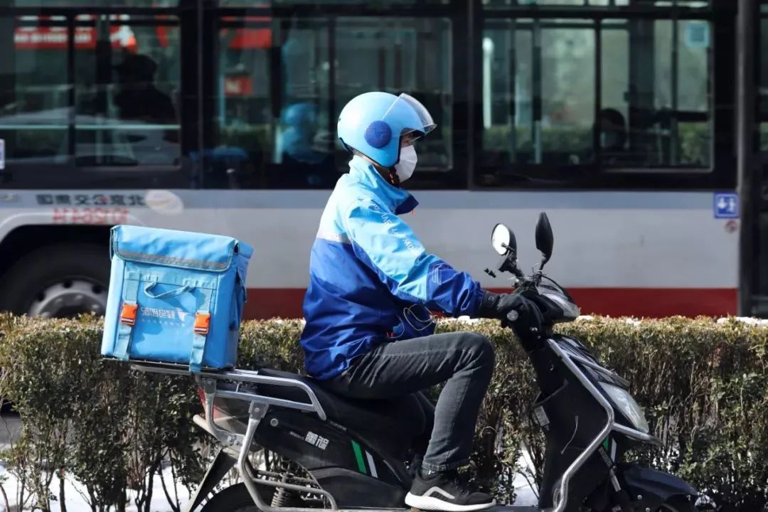 饿了么和美团又同时看中了一条赛道