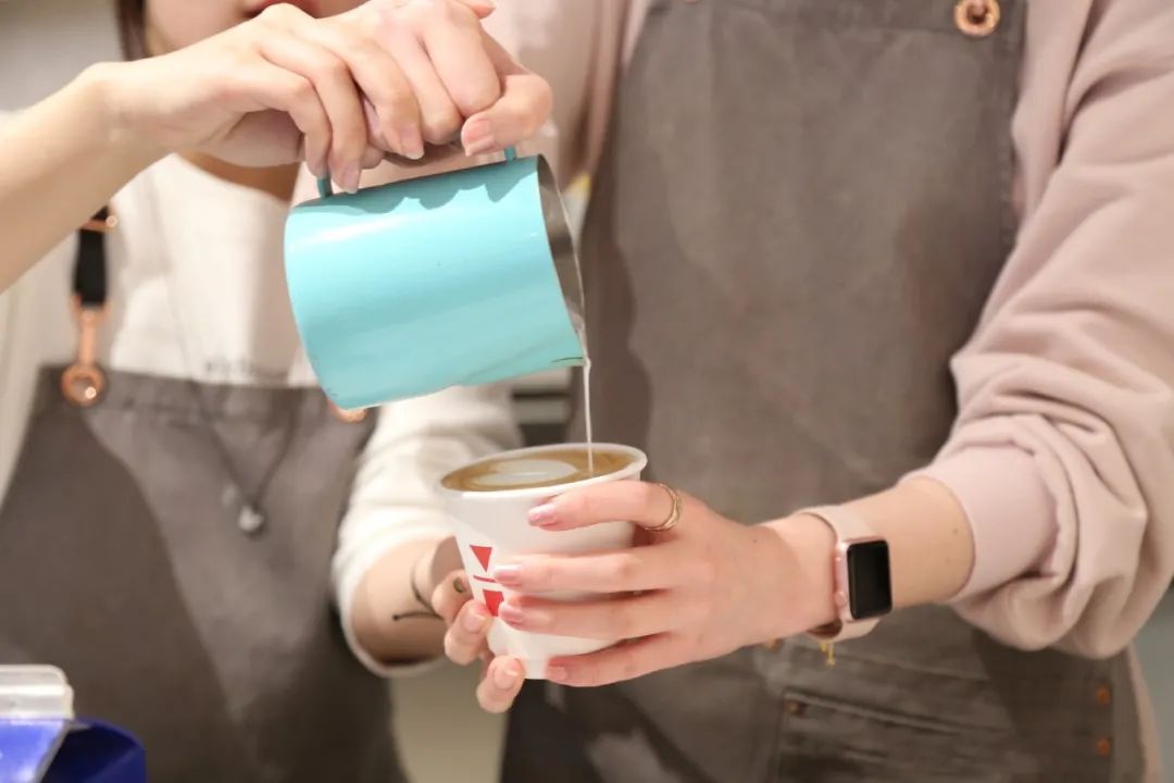 用数学思维卖咖啡,这个咖啡品牌最高日出超1000杯……