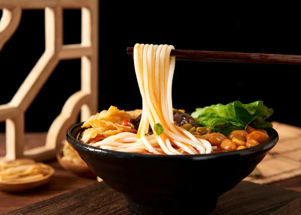 餐饮上市潮来了,“老乡鸡们”能否避开海底捞的困境?