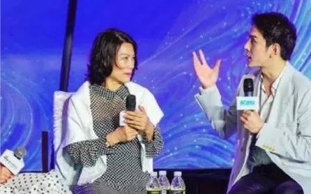 曹德旺一张饭局私照打脸多少人：你以为的人脉，都是假的！