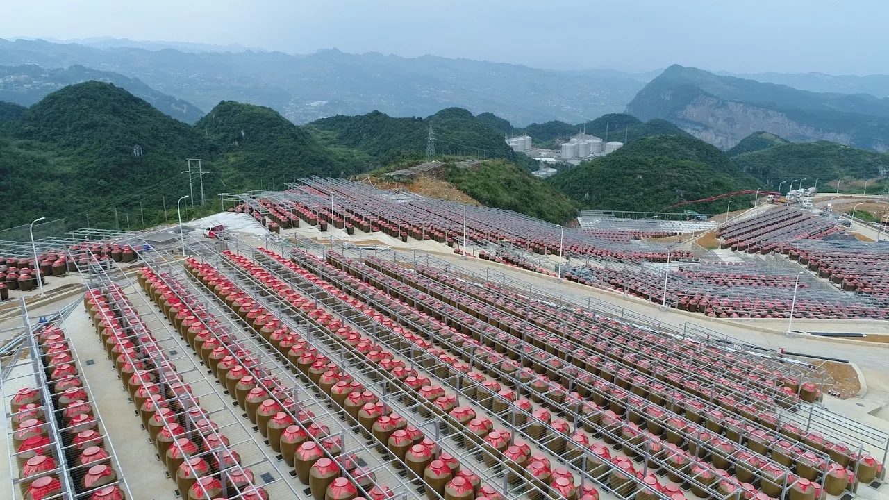 郎酒争在2020年老酒储存达18万吨.webp.jpg