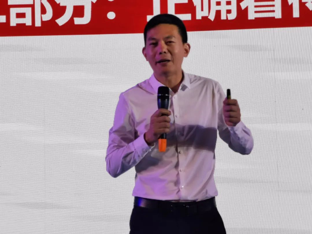 亮相中部酒博会，人民小酒再多一城