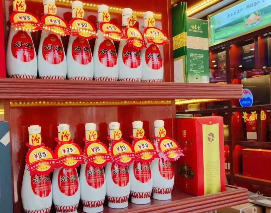 名酒与“高线”双枪在手,53度“瓷汾”或成又一爆款?