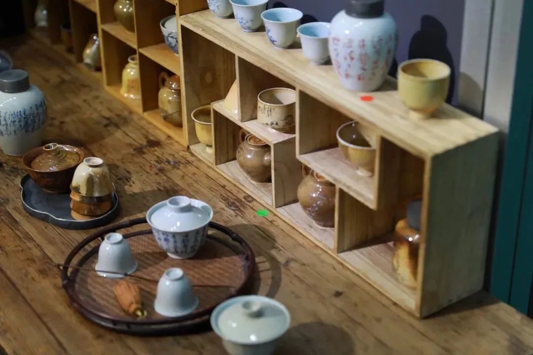 内幕:街边的茶叶店永远没人,为什么不会倒闭?
