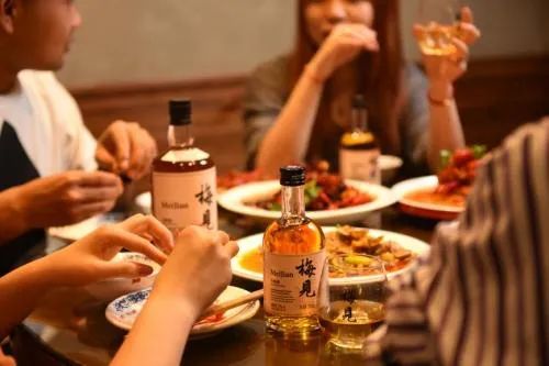 热闹不在春糖展厅,看“梅见”成都的群众路线