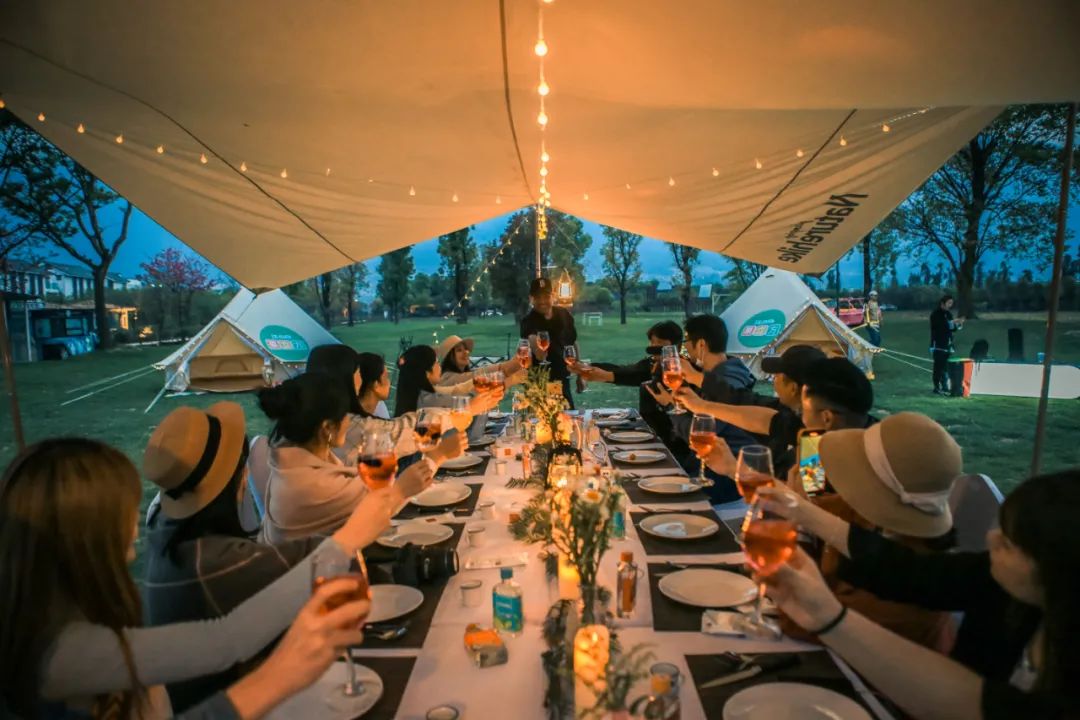 餐酒融合成白酒行业新趋势，最先抓住的为什么又是江小白？