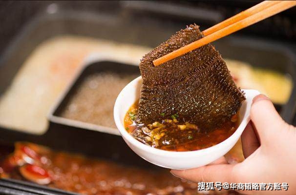 他率先把火锅店开遍全国，如今败到一店不剩