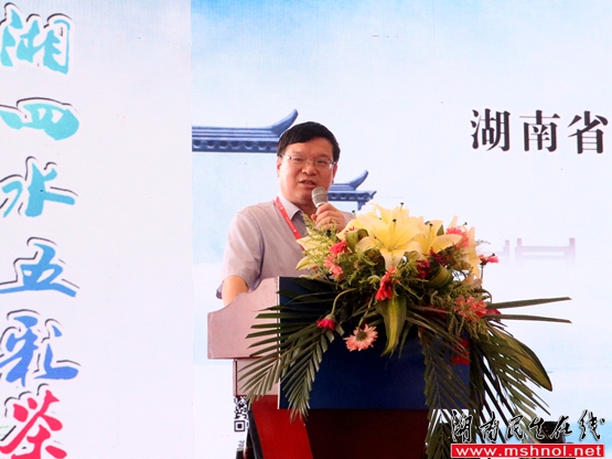 湖南省茶业协会茶器专业委员会今天在长沙成立