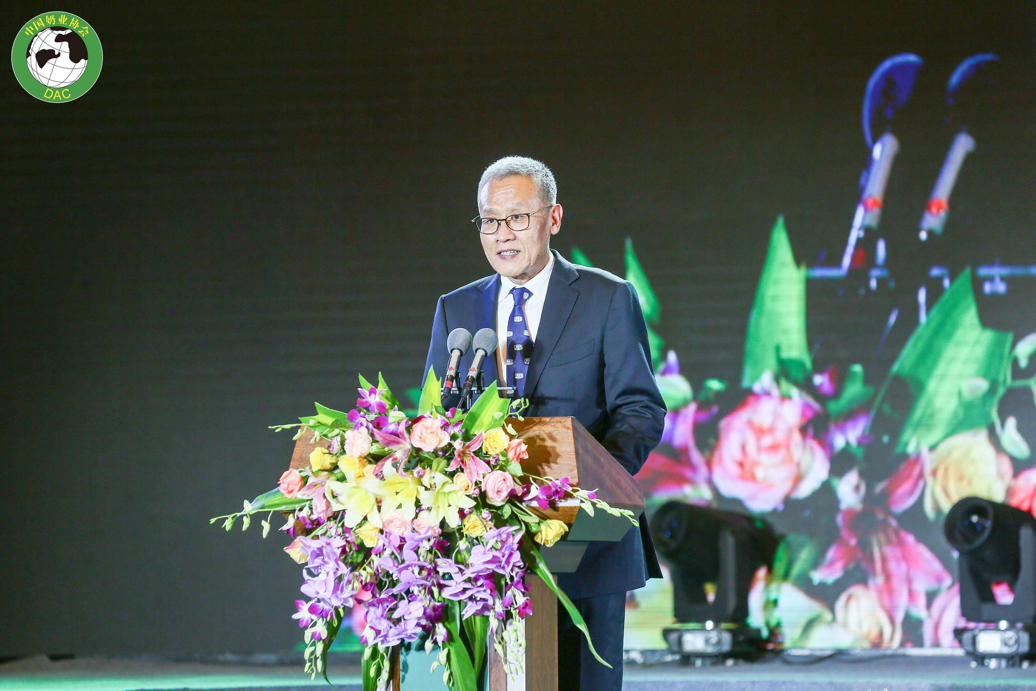 君乐宝董事长魏立华:以前不敢拿名片,现在很自豪荣幸
