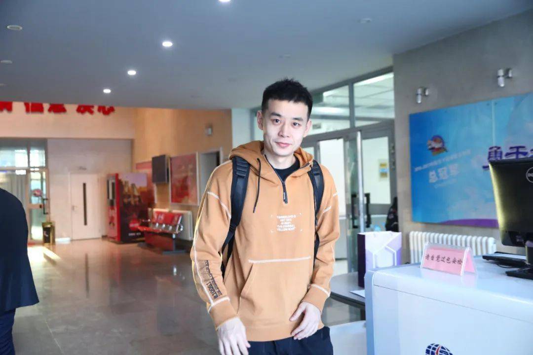 今天开赛!新疆伊力特男篮启程CBA新赛季