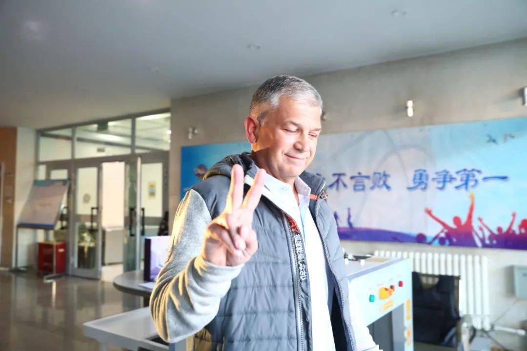 今天开赛!新疆伊力特男篮启程CBA新赛季