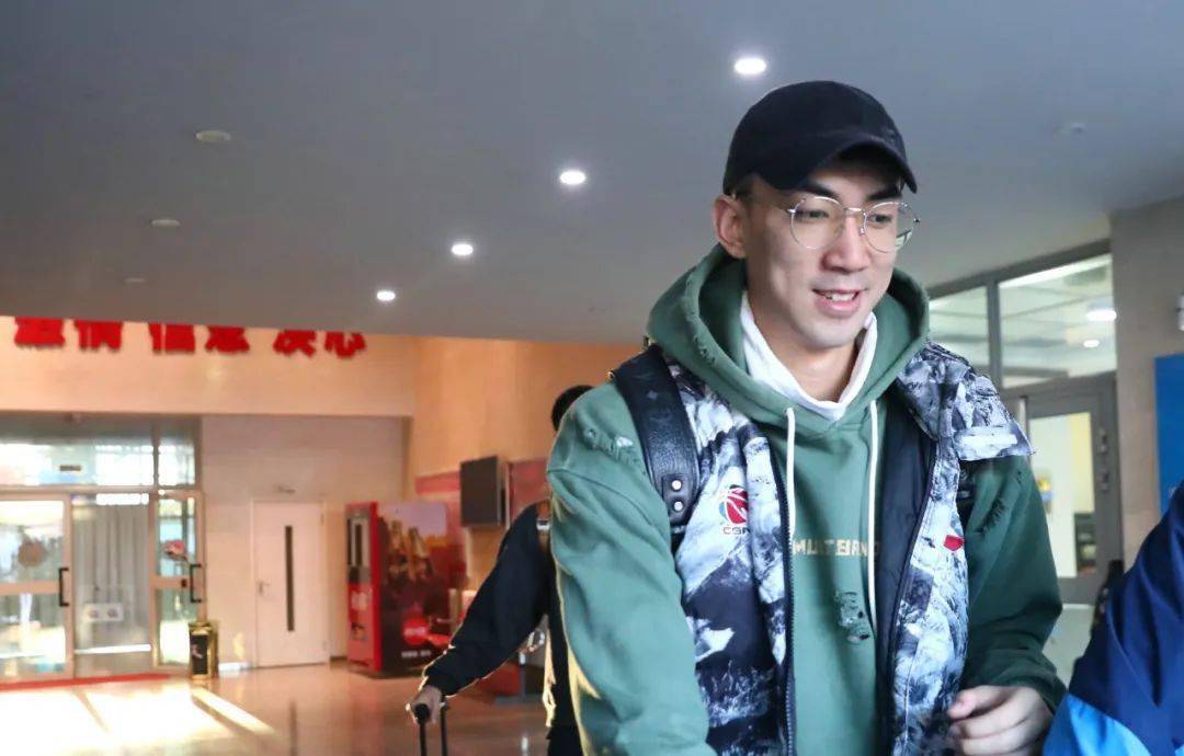 今天开赛!新疆伊力特男篮启程CBA新赛季