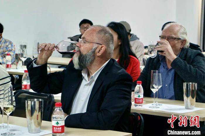 法国酿酒师在宁夏“扎根”:中国葡萄酒发展需打破刻板印象