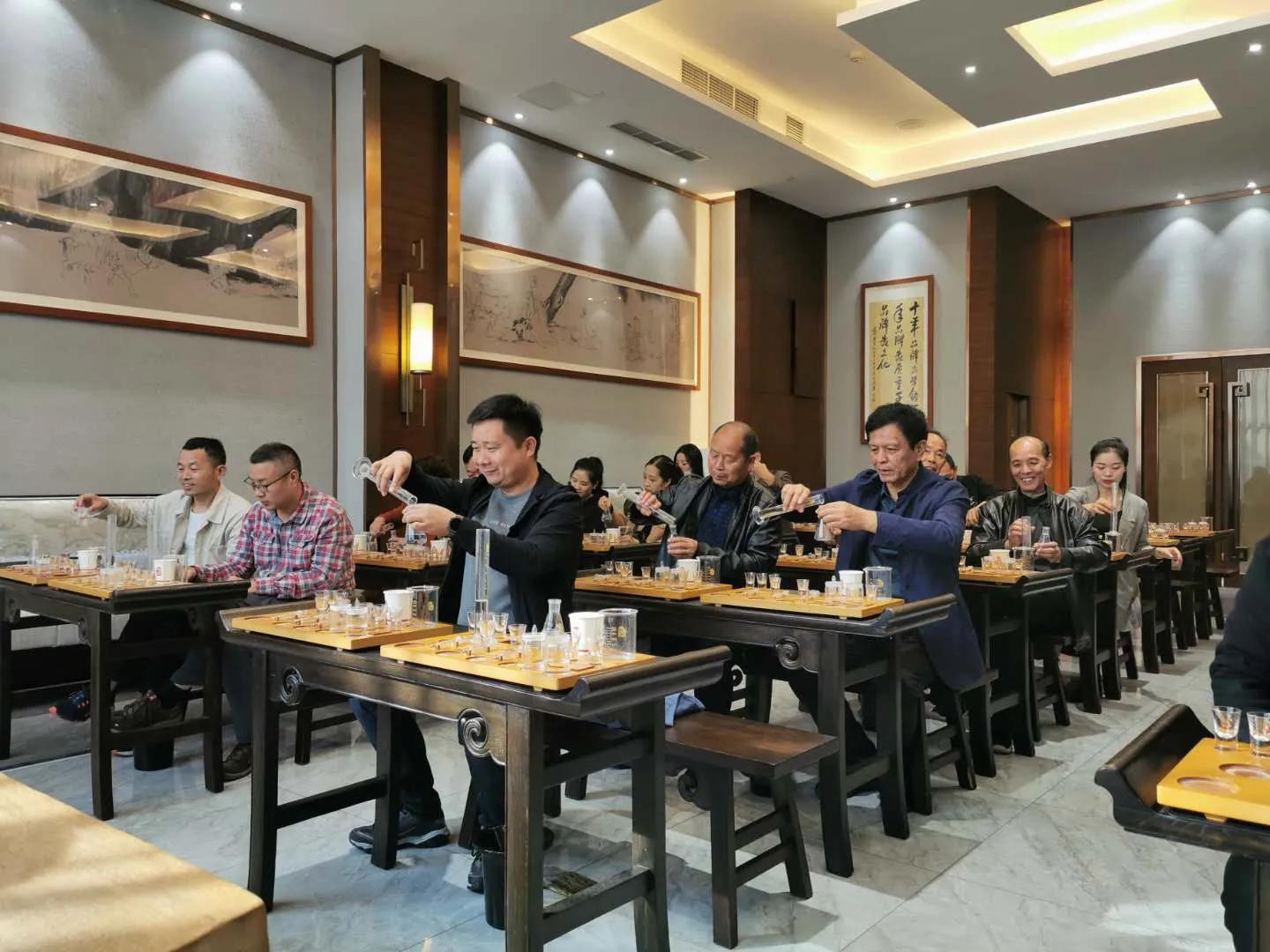 酒便利-泸州老窖俱乐部核心会员国窖体验之旅展开