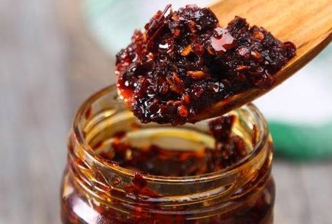 老干妈一成不变,岳云鹏辣椒酱爆红网络