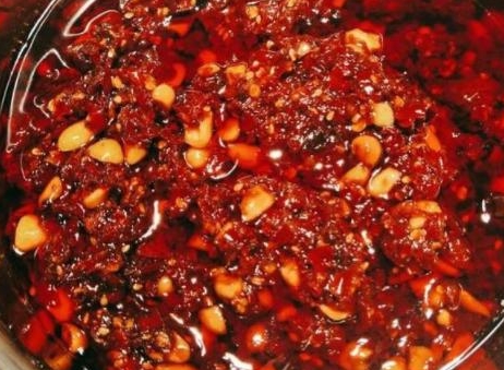 老干妈一成不变,岳云鹏辣椒酱爆红网络