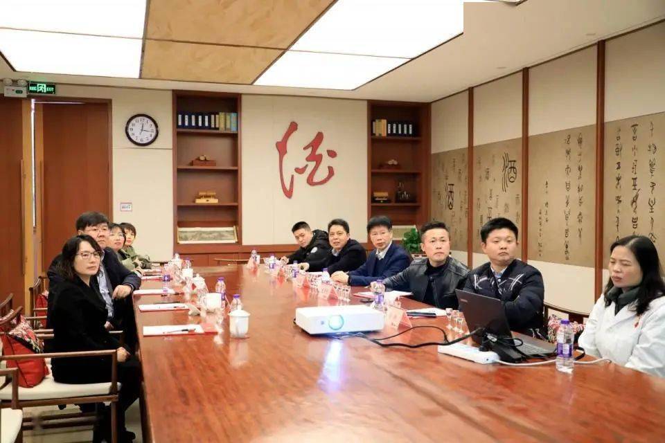 中南大学·酒鬼酒研究生联合培养基地隆重揭牌!