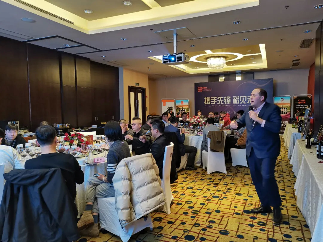 “携手先锋，裕见未来”张裕先锋国际酒业品鉴晚宴在杭州举行