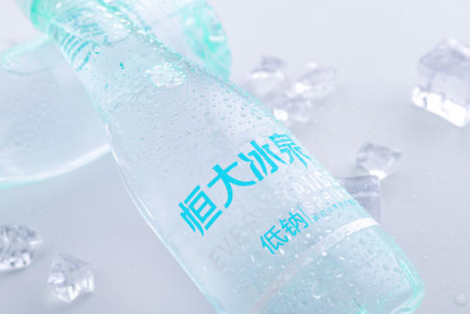 混的“最失败”的瓶装水，重量级明星代言，依旧亏了40亿离场