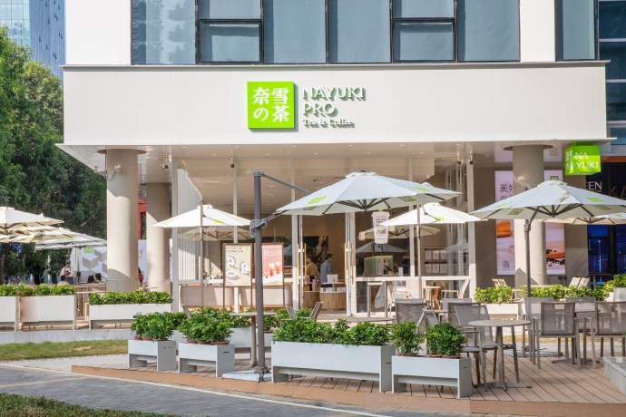加速开店,布局新零售,谁能成为新式茶饮第一股?