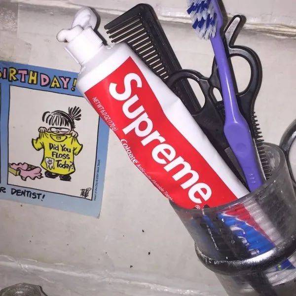 假Supreme奥利奥泛滥,新联名“麦片”被泄露!