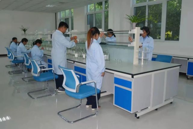 赊店老酒科研中心再创品质佳绩