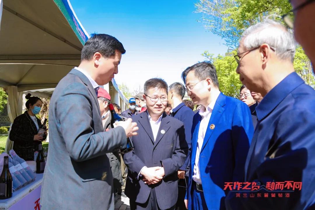 全国百名经销商齐聚宁夏志辉源石酒庄