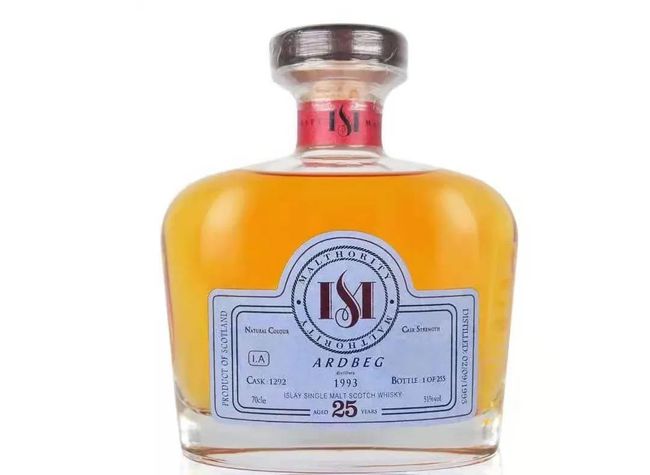 《秘密访客》堪称今年用酒逼格最高的电影