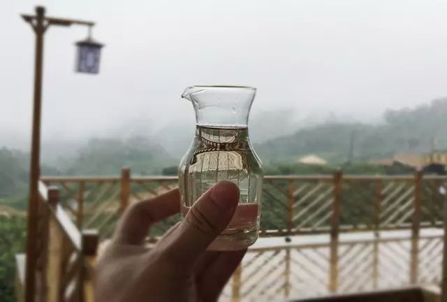 老酒和新酒的喝法不同！如何合理饮用老酒？