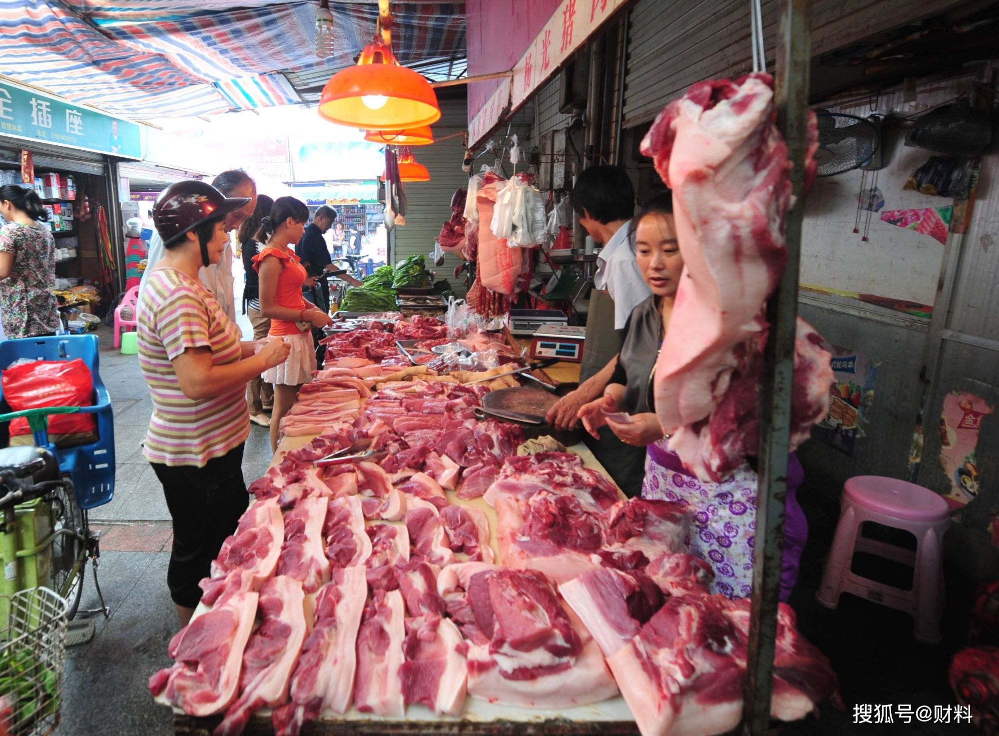 猪肉价格连跌,相关部门提醒:不要再赌市场