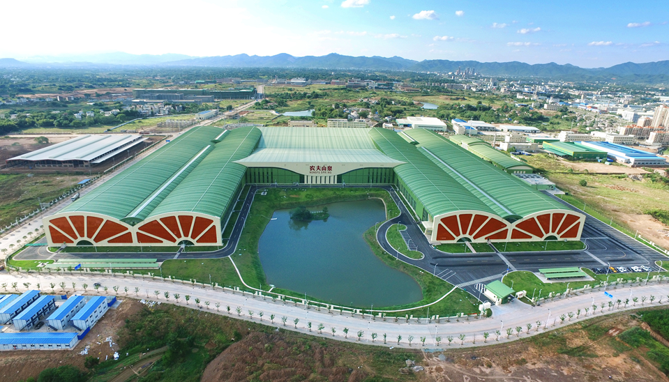 农夫山泉专注生产,硬核实力打造饮水帝国